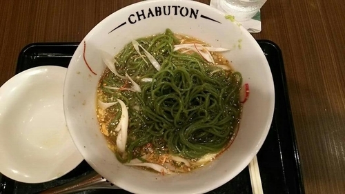 「スピルリナの冷やし野菜らぁ麺800円、味玉100円」@ちゃぶ屋 とんこつらぁ麺 CHABUTON 相模大野ステーションスクエア店の写真