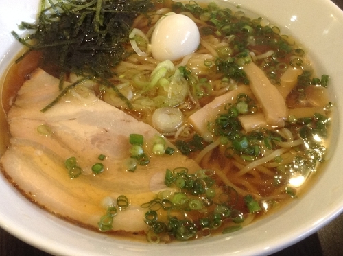 「醤油ラーメン  (500円)」@餃子・ムーの写真