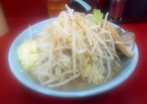 「ラーメン700円(ヤサイマシマシ・ニンニク・カラメ)」@ラーメン二郎 新宿歌舞伎町店の写真