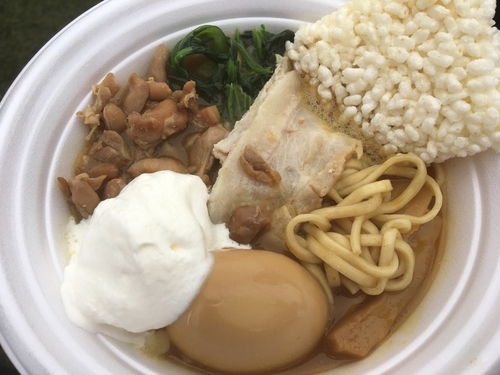 「Dragon Noodle×稲葉 カレーラーメン750円、セレブ」@つくばラーメンフェスタ2016の写真