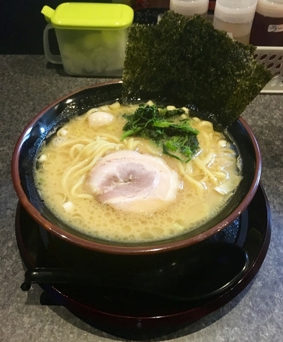 「ラーメン 700円」@逗子家 横須賀中央店の写真