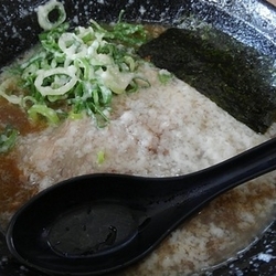 バリとんラーメン@730円