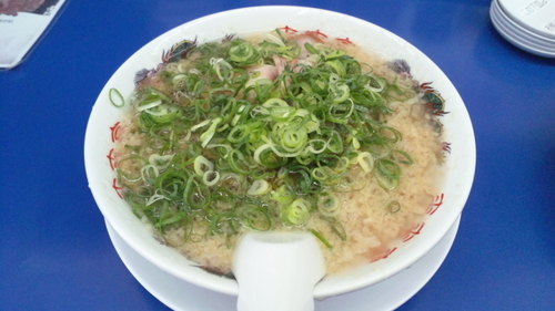 「ラーメン（ネギ・背脂多め）」@来来亭 明石大久保店の写真
