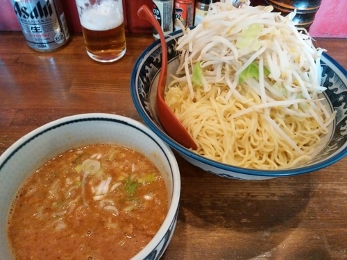 「味噌ラーメン（ざる）細麺＋ビール」@ラーメンアキラの写真