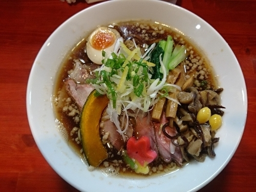 「《限定》秋刀魚節ラーメン(中)+半チャーシュー」@讃岐ラーメン はまんど横須賀の写真