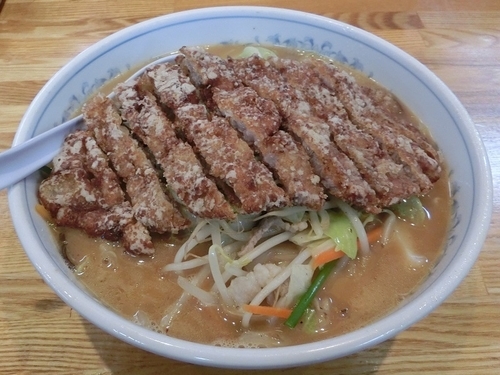 「醤油たんめん+ロース」@麺工房マルオの写真