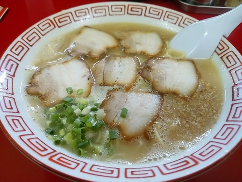 「やきぶたラーメン(並盛・120g)830円」@博多一番の写真