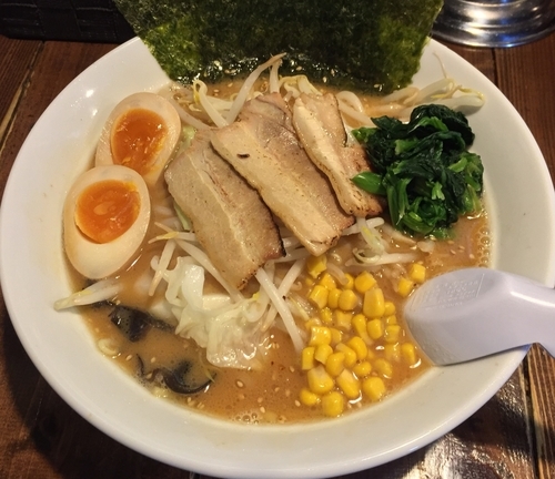 「味玉味噌らーめん（￥830）」@一豚の写真