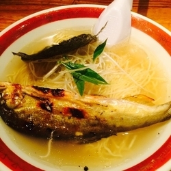 鮎○ゴトらーめん