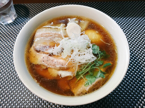 「アグー豚醤油ラーメン」@BumBunBlauCafe with BeeHiveの写真