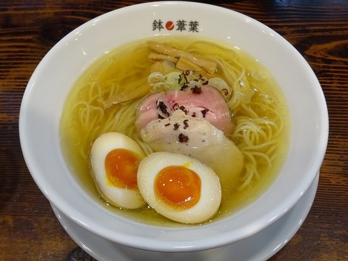 「塩（730円）＋くんたま（100円）」@らーめん 鉢ノ葦葉の写真