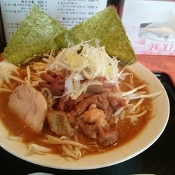 もつ煮スタミナラーメン野菜多め　850円