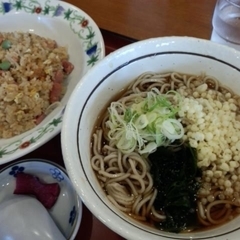 山田うどん 赤井店の画像