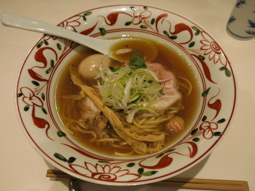 「煮干ししょう油煮玉子入り：950円」@ふるめんの写真