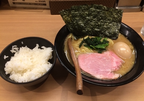 「味玉ラーメン」@麺達 うま家 水道橋店の写真