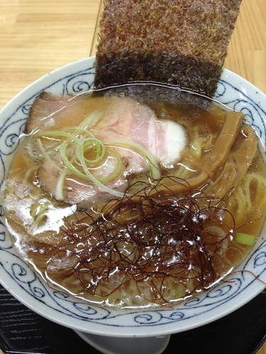「牛と地鶏の濃厚中華そば  半額クーポン」@中華そば 地鶏丸の写真