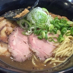 侍らぁめん 690円 チャーシュー追加 100円