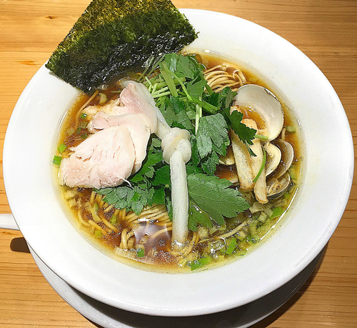 「鶏・煮干・蛤のトリプルSOBA 980円」@Ginza Noodles むぎとオリーブの写真