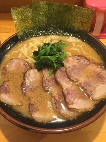 「炙りチャーシュー麺大盛1080円、硬め濃いめ」@俺ん家の写真