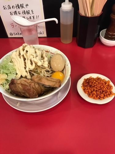 「まぜそば＋特製」@鷹の目 獨協大学前本店の写真
