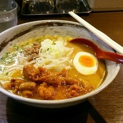 ホルモンらーめん