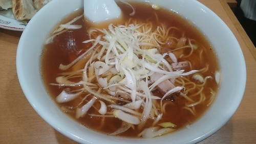 「ラーメン＋ギョーザ」@玉泉亭 横浜ポルタ店の写真