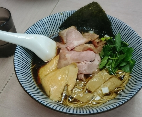 「煮干しそば 黒」@中華そば よしかわの写真