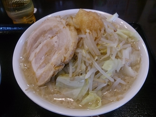 「めん組小次郎 野菜多め ニンニク少なめ」@本節鰹だしらぁめん めん組 松本店の写真