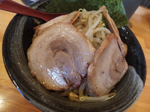 「肉まぜそば」@麺屋くぼたの写真