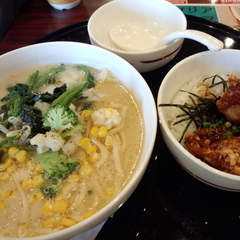 ガスト 足立西伊興店の画像