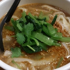 龍興刀削麺舗の画像