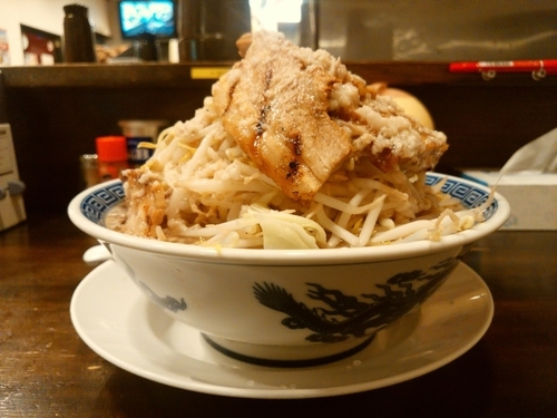 「馬鹿豚麺(並盛・200g・チャーシュー5枚・全増し)800円」@日本一馬鹿豚 高崎店の写真