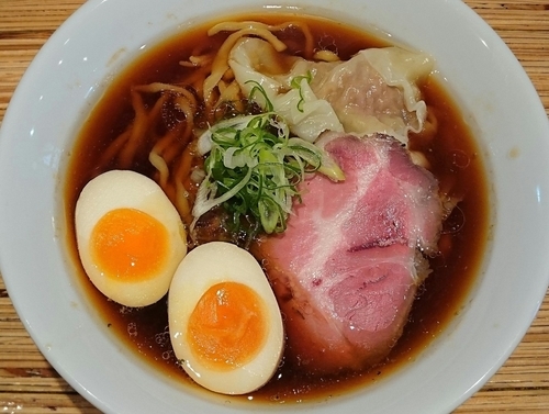 「【限定】日本三大地鶏のワンタン麺」@NOODLE STOCK 鶴おかの写真