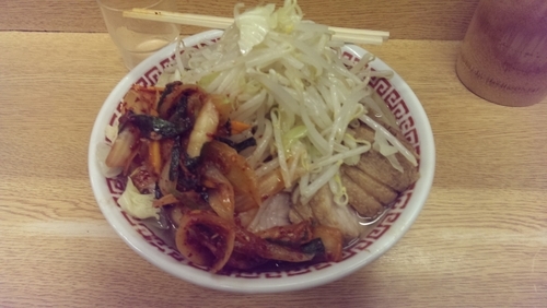 「小豚ラーメン、キムチ玉ねぎ」@ラーメン二郎 環七新新代田店の写真