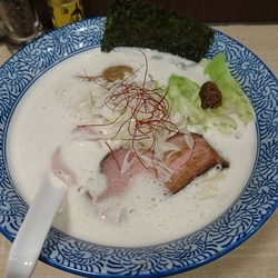 濃厚鶏豚そば780円