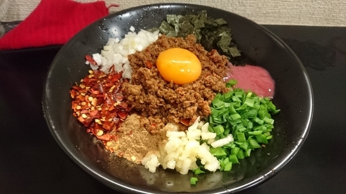 「【期間限定】台湾まぜそば（桃ペースト入り・追い飯付）」@自家製麺SHINの写真