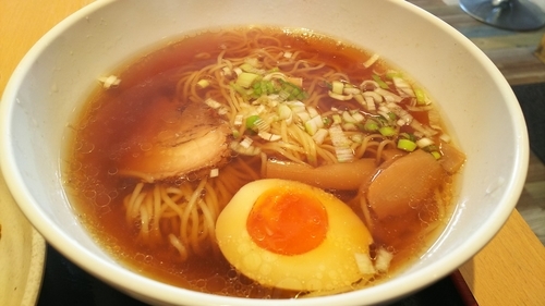 「醤油ラーメン」@日本中華食堂の写真