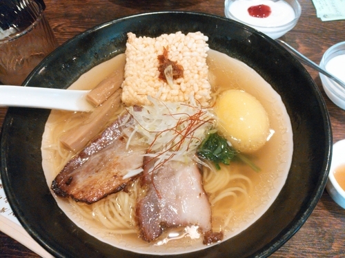 「特製塩そば」@焙煎汐蕎麦処 金字塔の写真