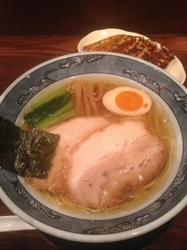 「雫 塩 ＋ 餃子」@めん処 藤堂 三島店の写真