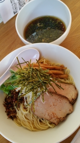 「甲州地鶏と魚介のつけソバ」@湖麺屋 Reel Cafeの写真