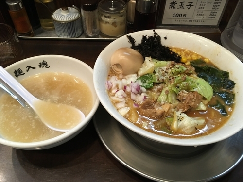 「越後味噌らーめん 油普通 味玉 サービス ¥910」@らーめん潤 亀戸店の写真