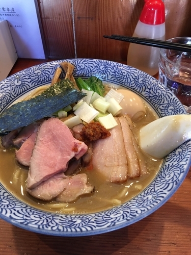 「濃厚魚介チャーシュー麺＋中盛＋味付け玉子」@麺処 ほん田の写真