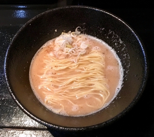 「鶏と魚介の白湯【限定】 750円」@麺s慶の写真