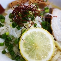 塩らーめん中盛り790円