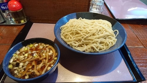 「つけそば特盛り」@煮干し背脂極太手もみ麺の店 一本勝負の写真