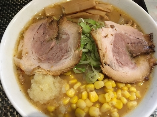 「みそらあめん 800円（おろしにんにく+50円）」@旭川らあめん ひでまるの写真