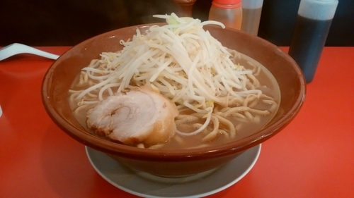「ラーメン　大　600g」@鷹の目 獨協大学前本店の写真