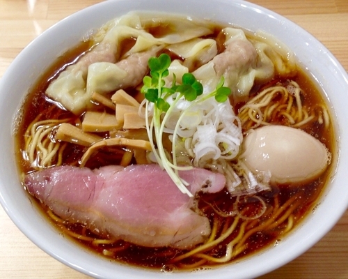 「ワンタン麵（醤油）850円　味玉100円　大盛り100円」@中華そば こてつの写真