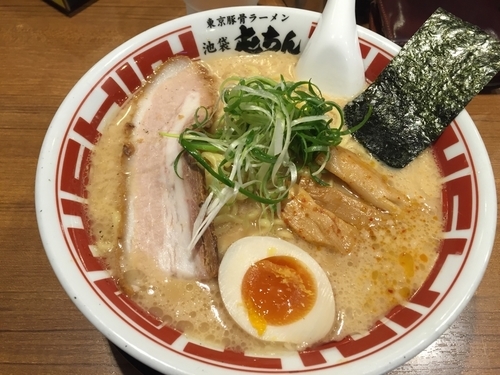 「とんこつラーメン」@屯ちん 池袋本店の写真