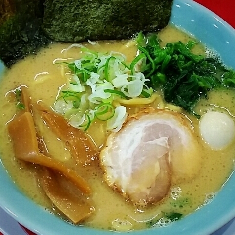 「豚骨醤油らーめん　７６０円」@横浜家系ラーメン 清六家 石岡店の写真